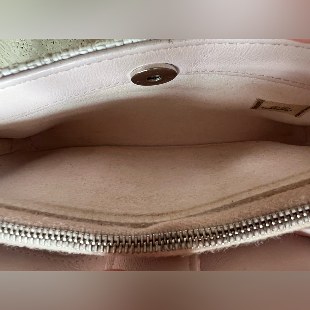 CHANEL 💯 Authentic Deauville mini bag  CUTE!! Unicorn 💕💕 rare - Picture 8 of 11